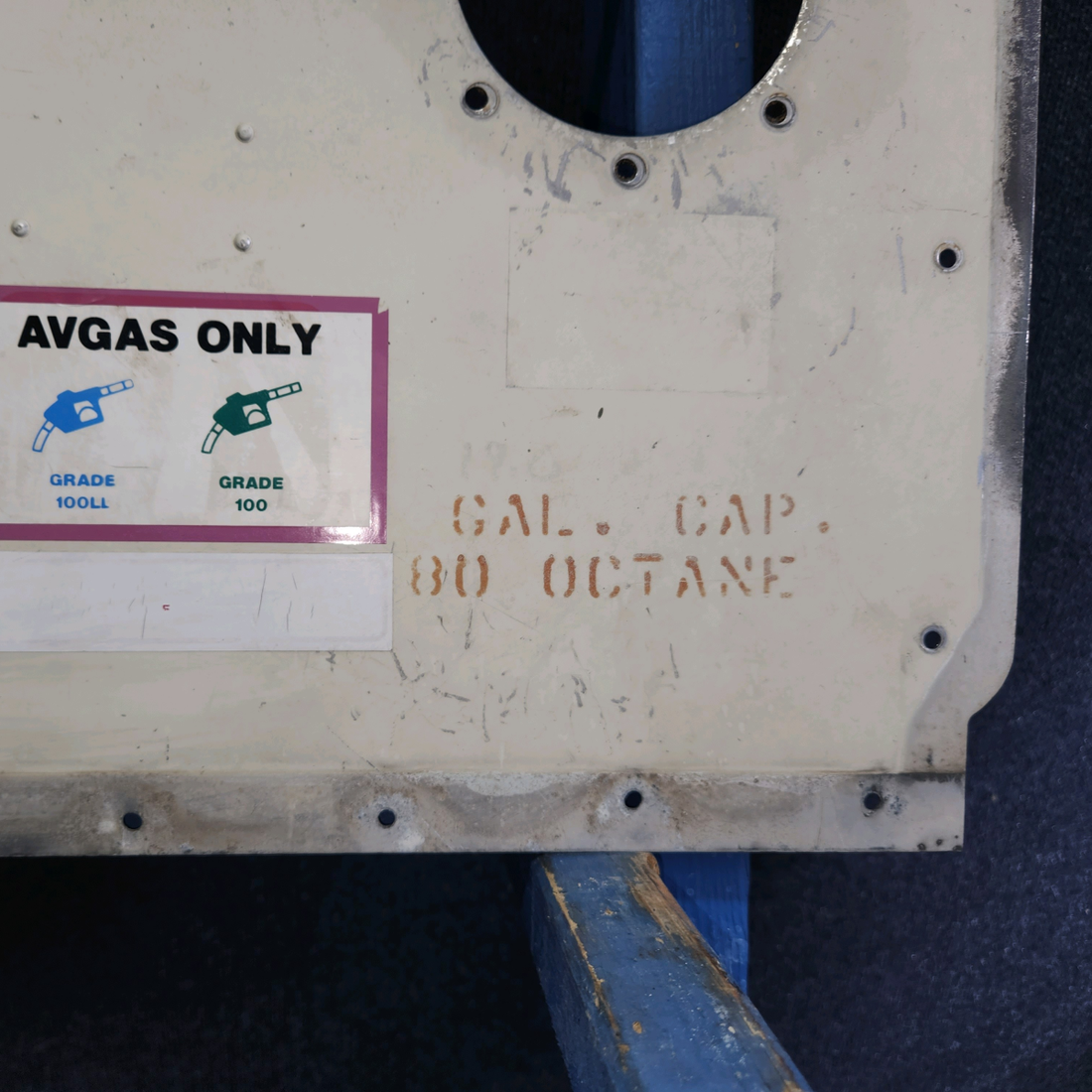Used aircraft parts for sale, 0523521-18 CESSNA 172K FUEL TANK COVER ASSY RH