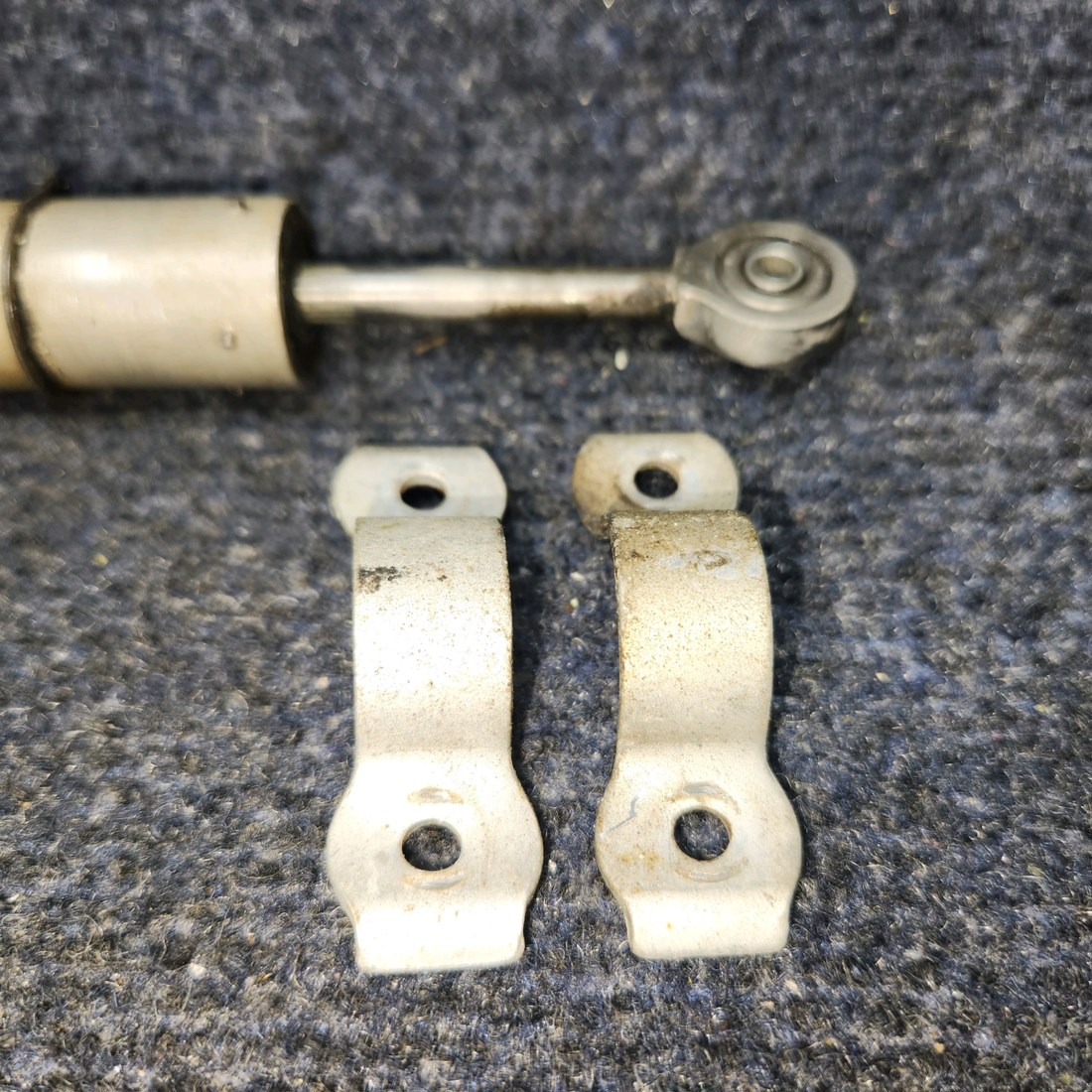 Used aircraft parts for sale, 1260074-1 CESSNA 172K ELEVATOR TRIM TAB ACTUATOR WITH BRACKETS