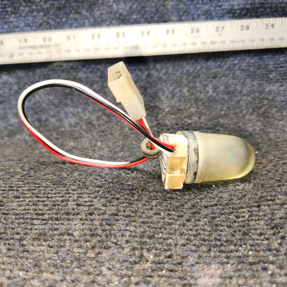 Used aircraft parts for sale, A427 WHELEN Beechcraft C23 SUNDOWNER Strobe Light Lens