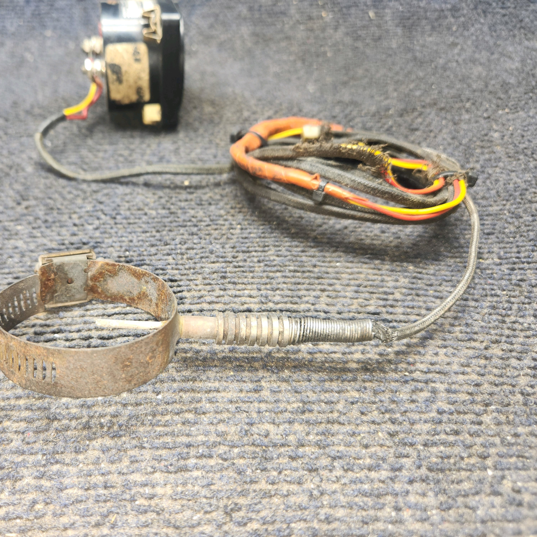 Used aircraft parts for sale, 202A 7A Alcor Aviation Piper PA28RT-201 EGT Gauge W/ Probe