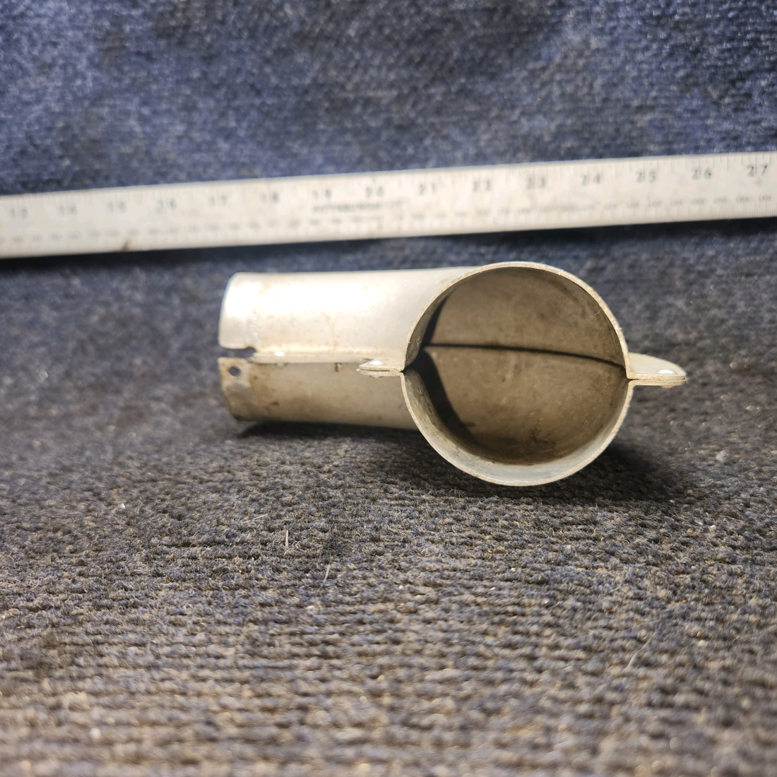 Used aircraft parts for sale, 0413233 cessna 150G Cabin Air Vent Elbow