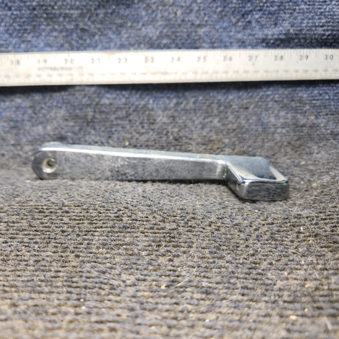 Used aircraft parts for sale, 1217053-4 cessna 172N Cabin Door Handle