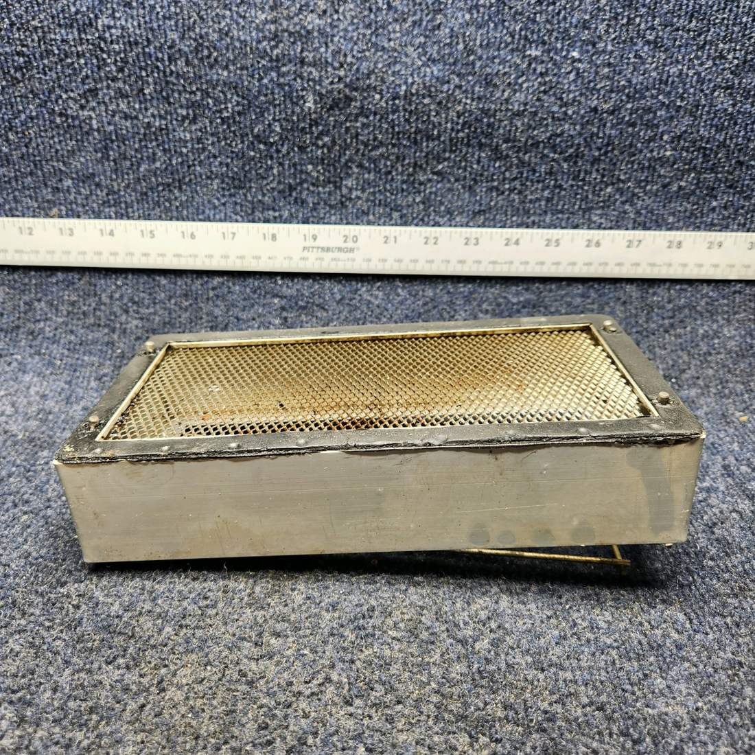 Used aircraft parts for sale, BA7110 BEECHCRAFT F35 BRACKETT AIR FILTER ASSY