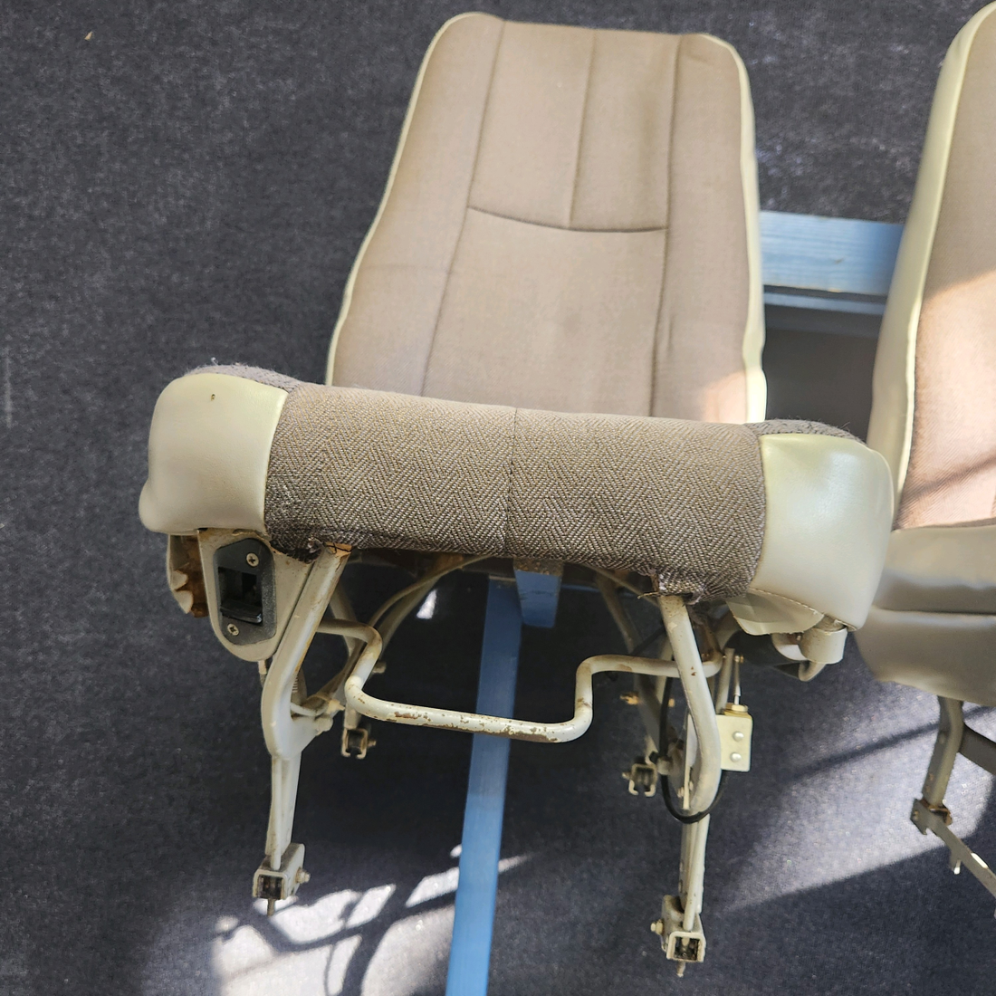 Used aircraft parts for sale, 0511411-1 / 0514170-3 CESSNA C172RG C172RG PILOT-COPILOT AND REAR SEAT SEE PHOTOS FOR DETAILS