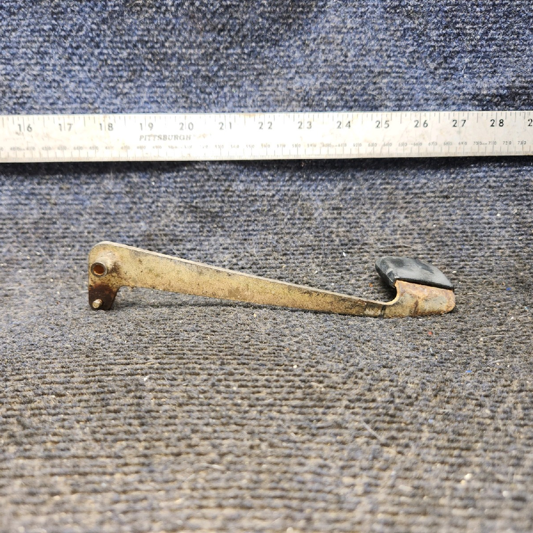 Used aircraft parts for sale, 79515-013 piper PA-28-181 Cabin Door Latch Handle