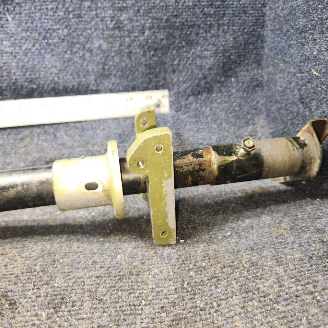 Used aircraft parts for sale, 62705-000 piper PA-28-181 Flap Torque Tube Assembly
