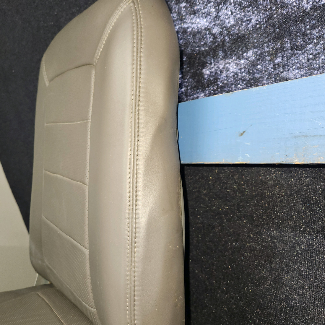 Used aircraft parts for sale, 68061-002, 63443-000, 68067-000 Piper PA-28-140 Front Seat Assembly