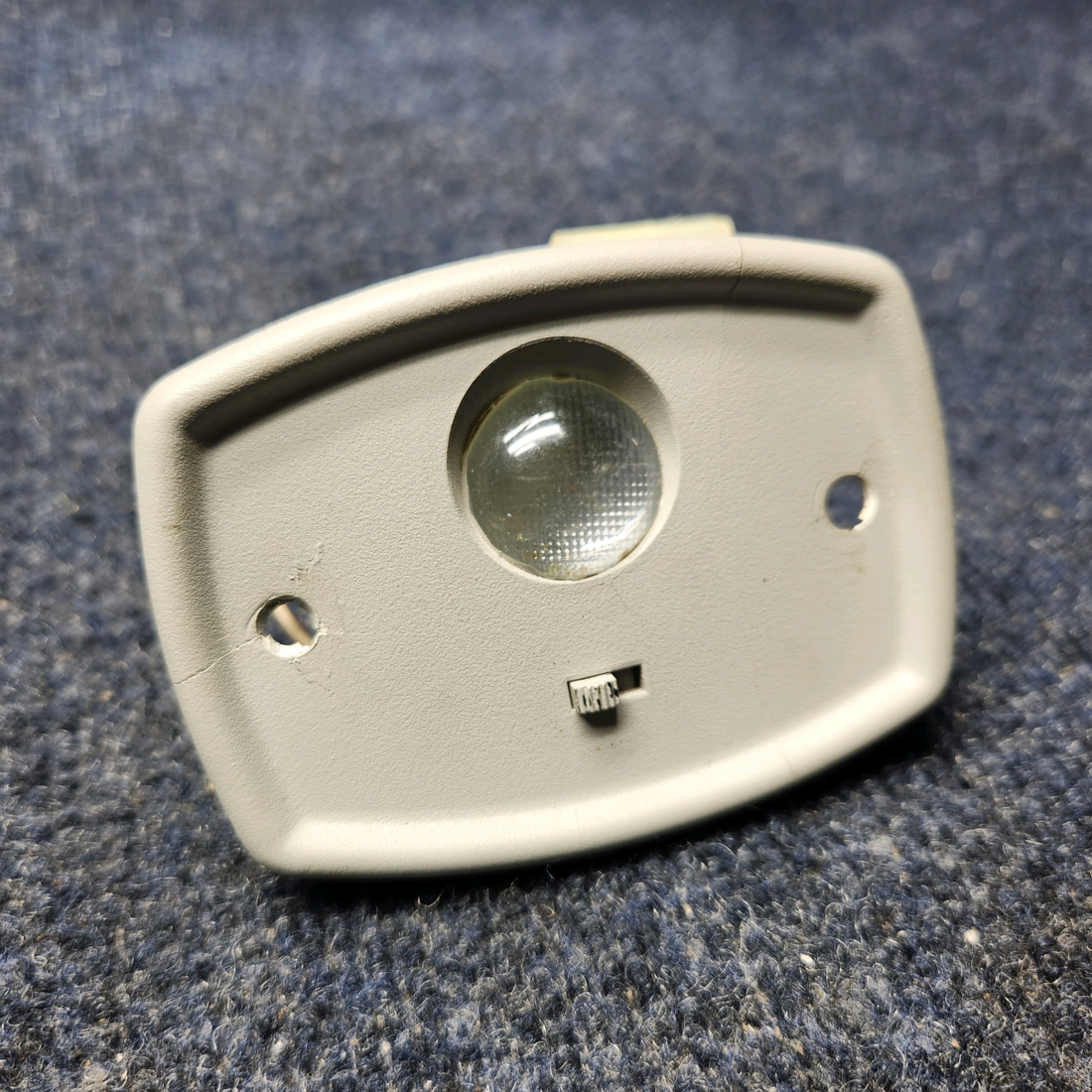 Used aircraft parts for sale, 572-524 Piper PA32RT-300 GRIMES READING LIGHT W/ SWITCH (14V) HAS CRACK