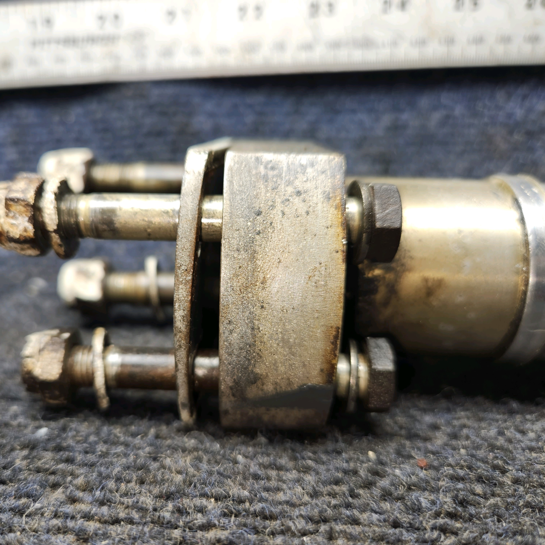 Used aircraft parts for sale, 0541124-1 Cessna 172 Main Landing Gear Aluminum Axle w Shim