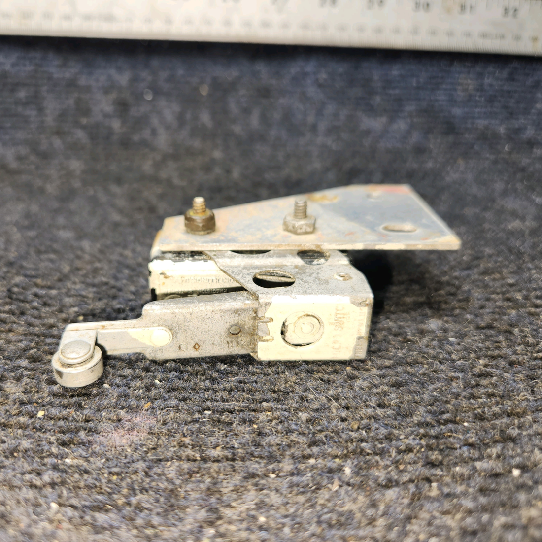 Used aircraft parts for sale, AN3169-1 BEECHCRAFT F35 Travel Limit Switch W/Arm