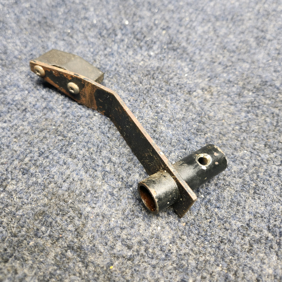 Used aircraft parts for sale, 69088-005 Piper PA32RT-300 FUEL SELECTOR CONTROL LEVER