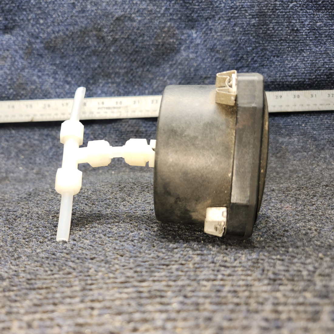 Used aircraft parts for sale, Vertical Speed Indicator Piper PA28-140 Vertical Speed Indicator