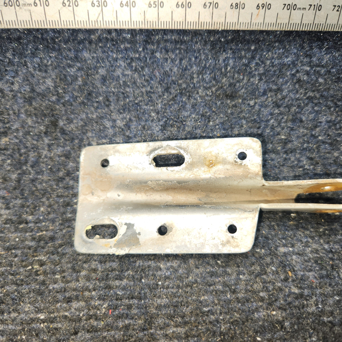 Used aircraft parts for sale, 79475-007 Piper PA28-161 Upper Cabin Door Hinge