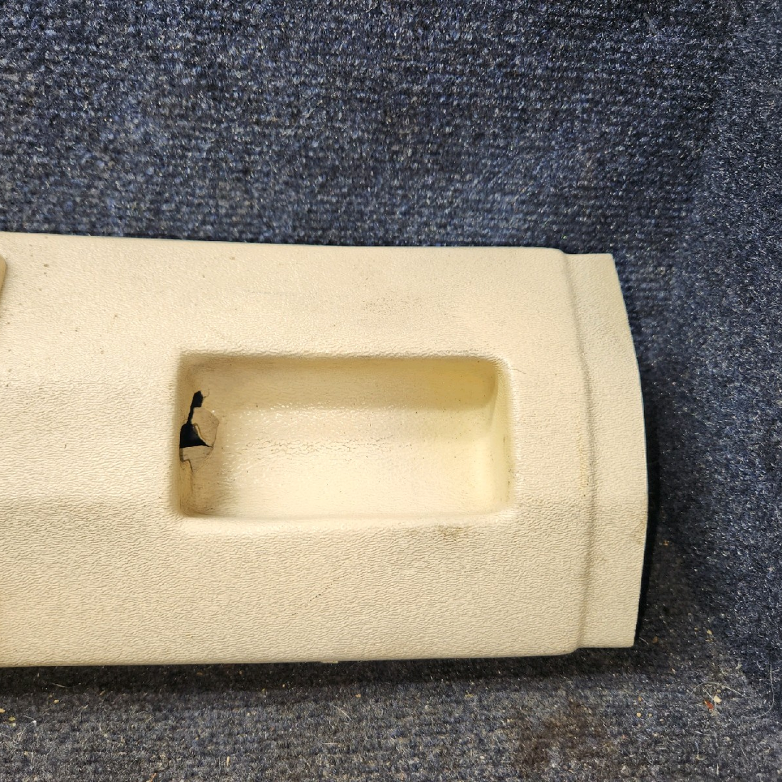 Used aircraft parts for sale, 76307-007 piper PA-28-181 Center Fresh Air Vent Duct