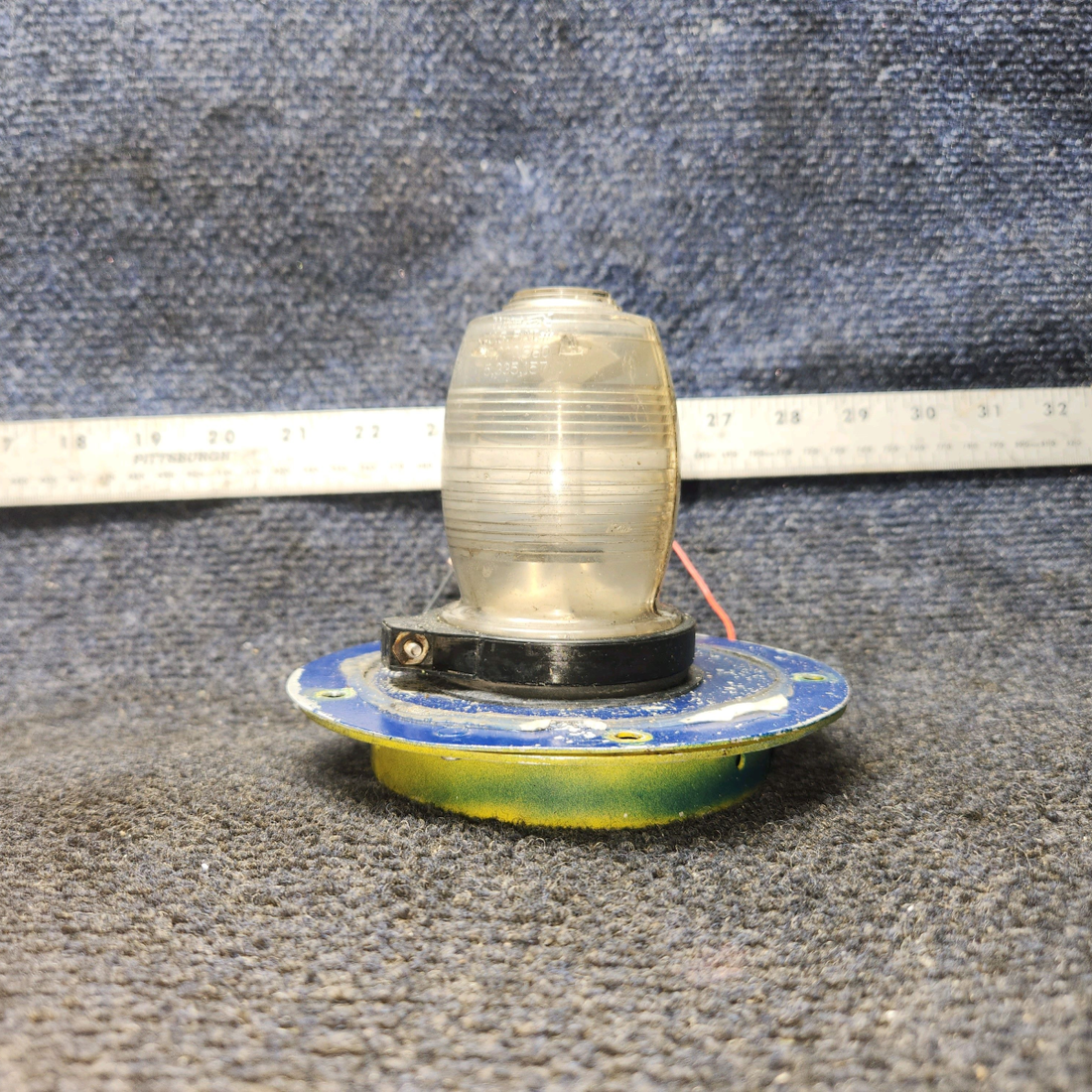 Used aircraft parts for sale, 757-762 Whelen PIPER PA28-140 Fin Strobe Light Assembly – Clear Lens