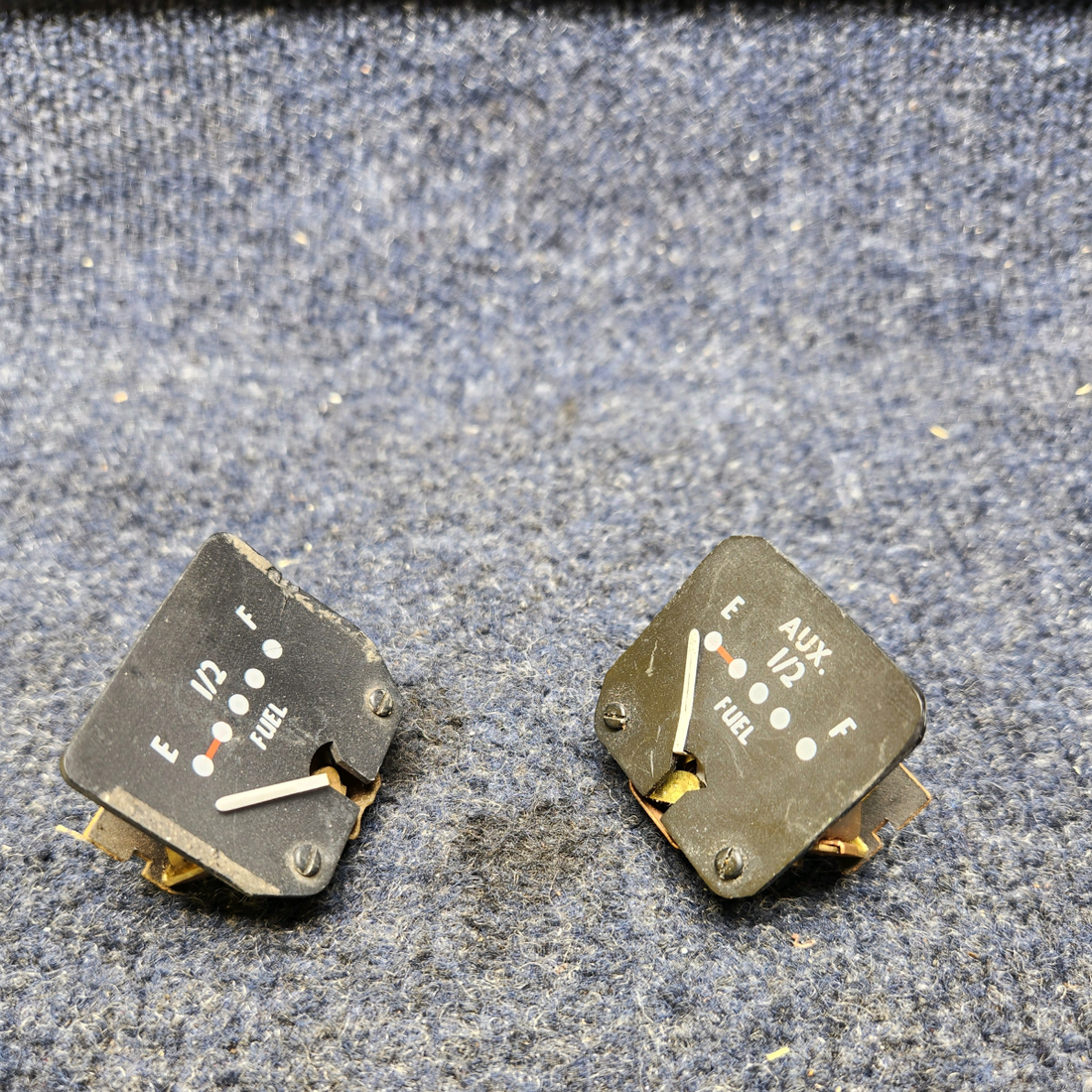 Used aircraft parts for sale, 433549 BEECHCRAFT F35 STEWART-WARNER FUEL GAUGE INDICATOR PRICE PER EACH
