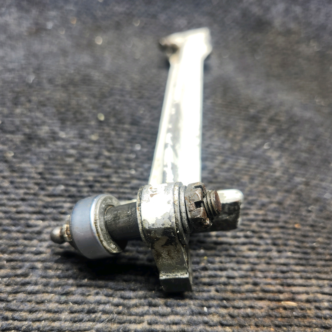 Used aircraft parts for sale, 35-815129 Beechcraft 35-33 Main Gear Retract Leg Assy - RH
