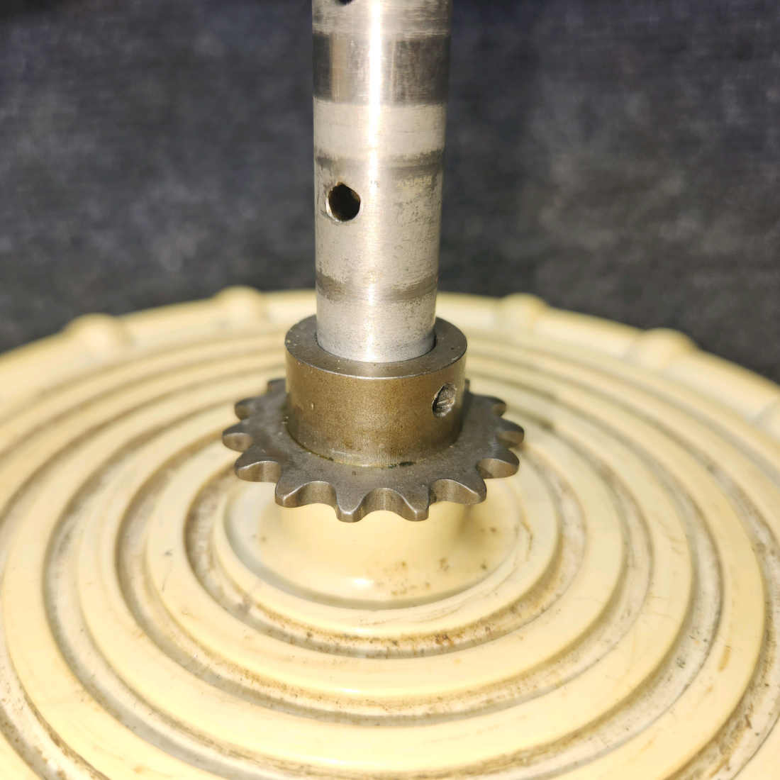 Used aircraft parts for sale, 169-524022 Beechcraft C23 SUNDOWNER Elevator Trim Tab Wheel Assembly