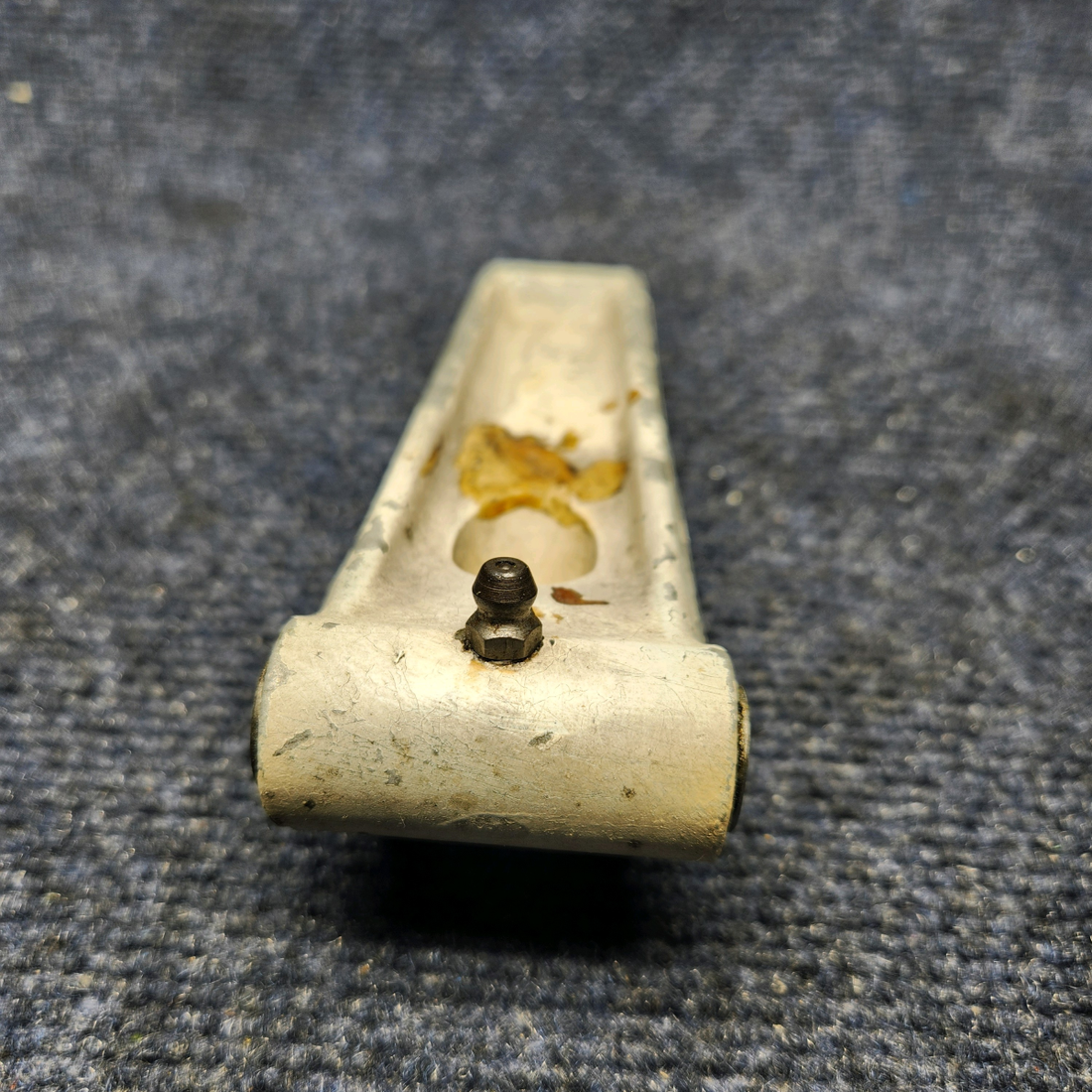Used aircraft parts for sale, 2043011-6 CESSNA C172RG TORQUE LINK UPPER ASSEMBLY