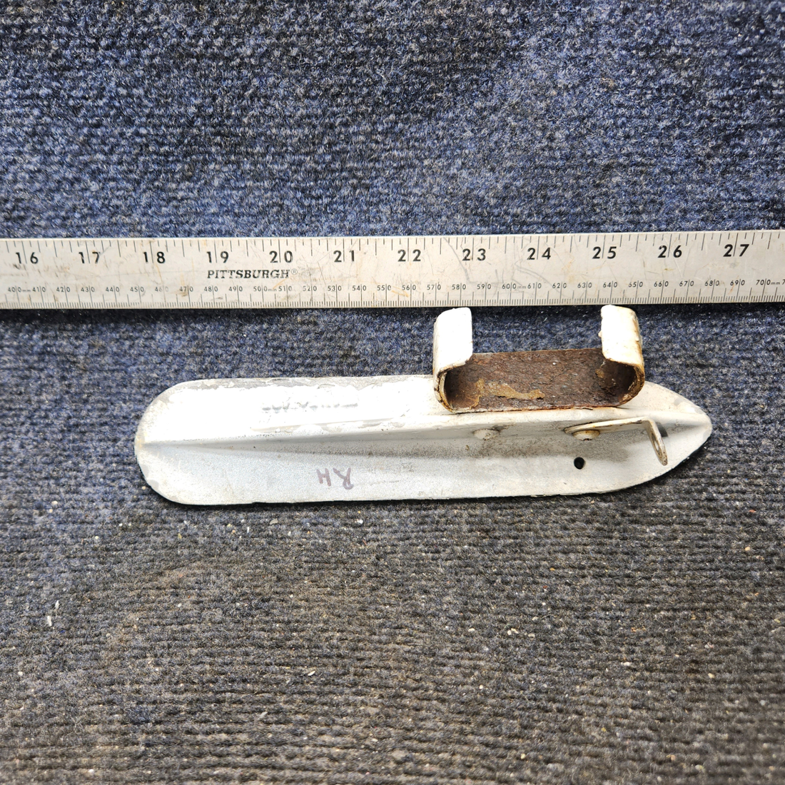 Used aircraft parts for sale, 0541155-2, 0541154-1 Cessna 172 R/H Main Gear Entrance Bracket w Step