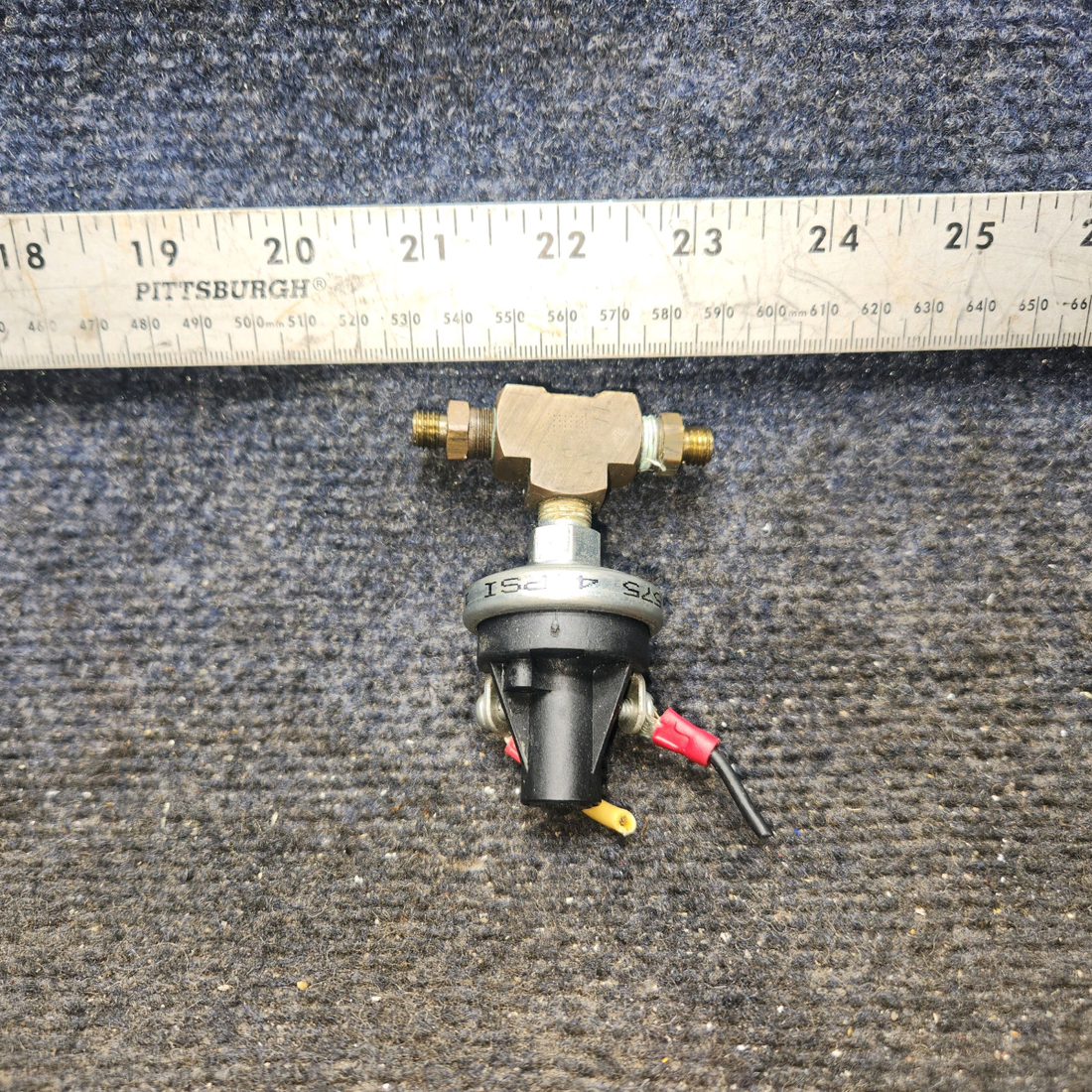 Used aircraft parts for sale, 76575-4 Honeywell Cessna 172E Hobbs Pressure Switch