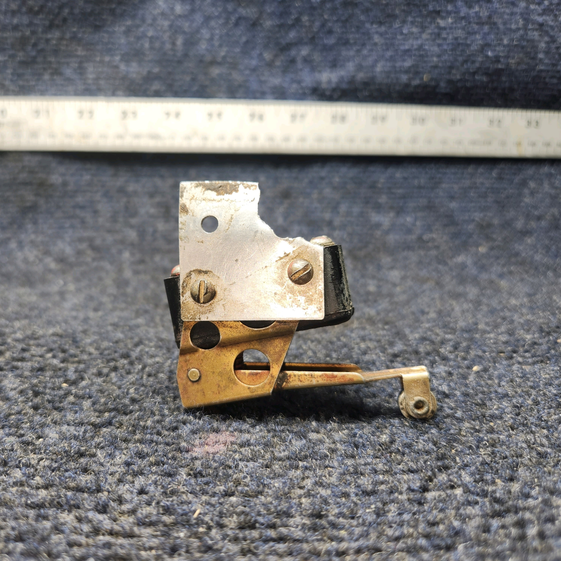 Used aircraft parts for sale, MS25026-1 Honeywell BEECHCRAFT 95-55B Micro Limit Swich ASSY