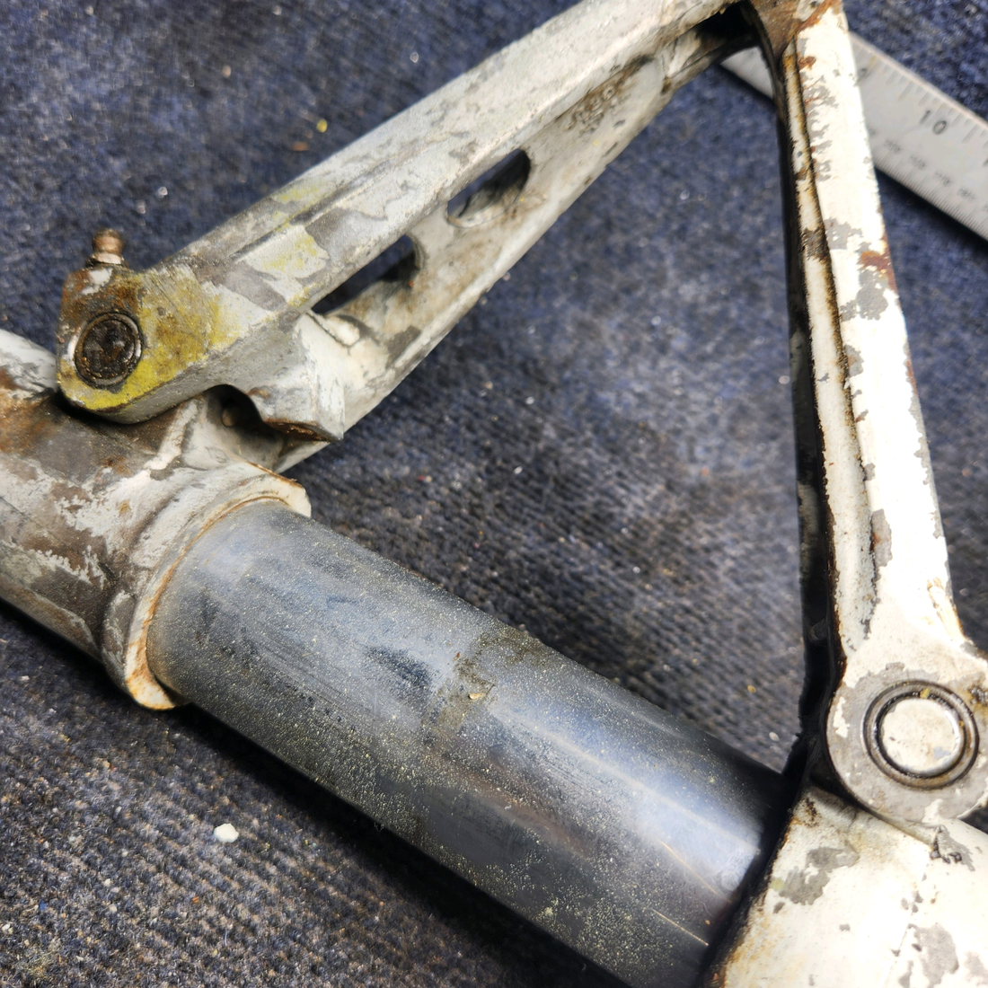 Used aircraft parts for sale, 33-810000-2 Beechcraft 35-33 Main Landing Gear – RH