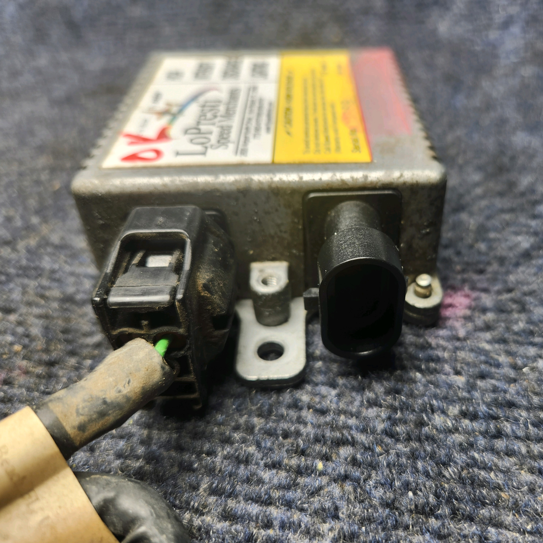 Used aircraft parts for sale, LSM-500-200-114 Beechcraft F33A LOPRESTI HIGH INTENSITY DISCHARGE LIGHT  SET (12V) NOSE LIGHT