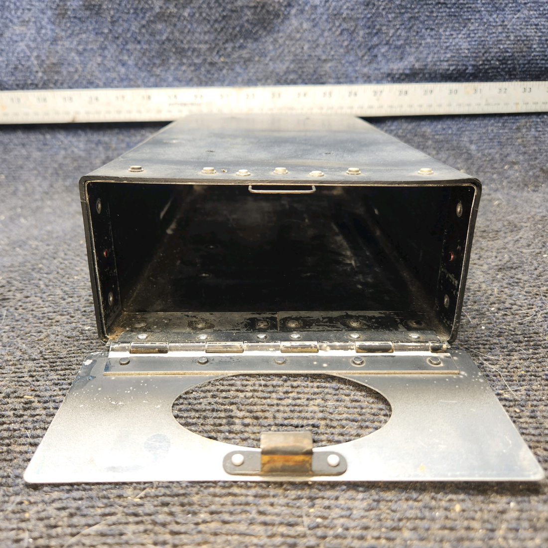 Used aircraft parts for sale, 0513085-3 cessna 172N Map Case Assembly