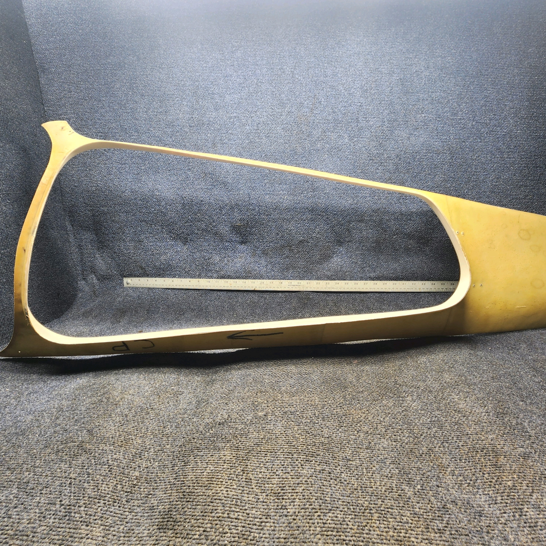 Used aircraft parts for sale, 95-420015-94 BEECHCRAFT 95-55B Aft Window Molding - RH