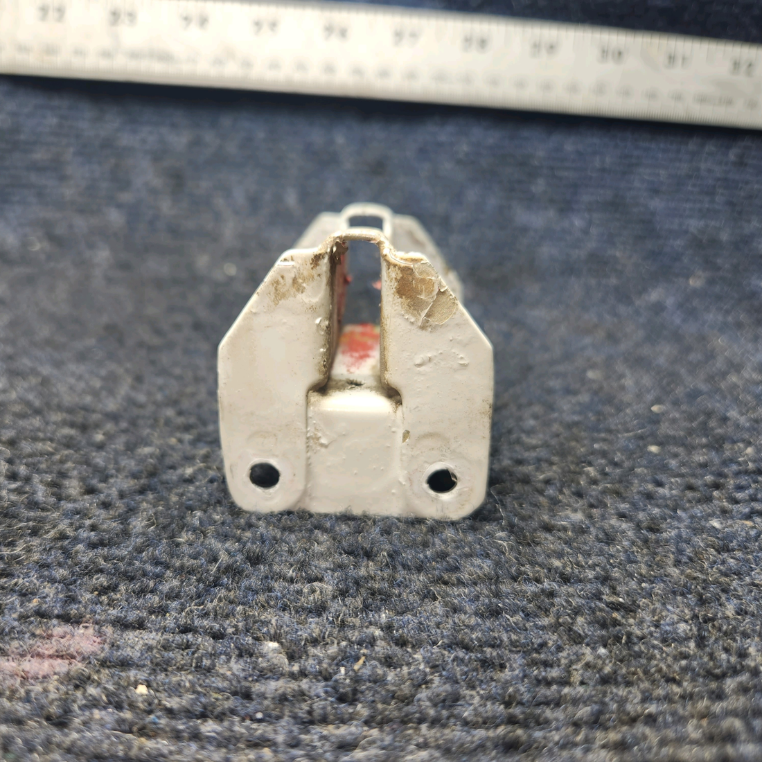 Used aircraft parts for sale, 35-135025-32 BEECHCRAFT 95-55B Outboard Aileron Hinge/Bracket Assembly  - RH