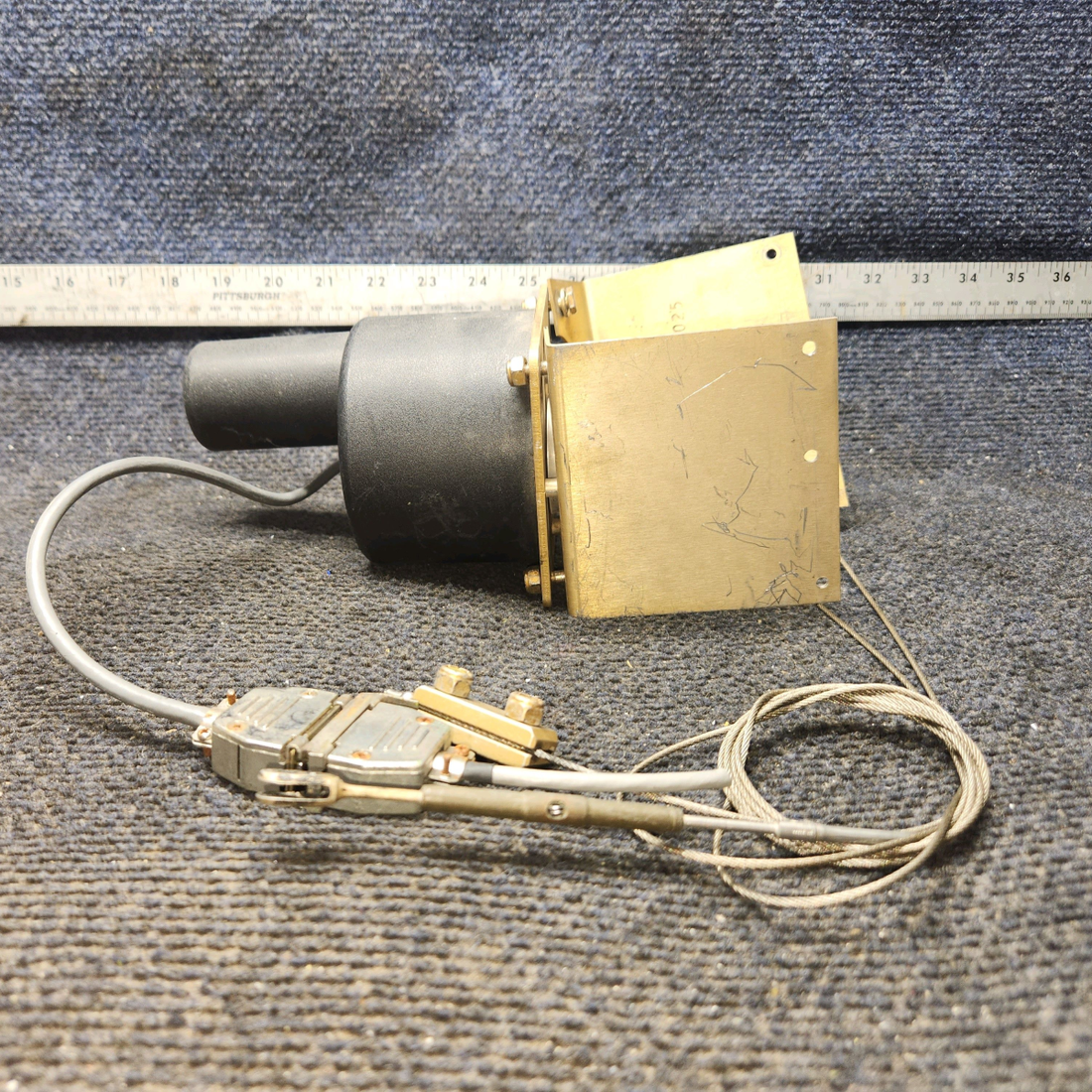 Used aircraft parts for sale, 0105-R9 S-Tec Cessna 182G Roll Servo Assembly with Cable