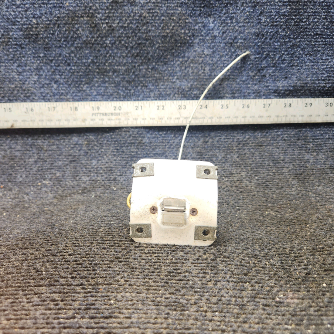 Used aircraft parts for sale, 150 Safe Flight Instruments 150 Cessna 172F Lift Detector