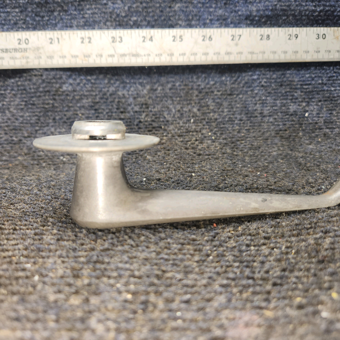 Used aircraft parts for sale, 0711027-1, 0511189-1 Cessna 172E Inside Cabin Door Handle LH or RH w/ Clip