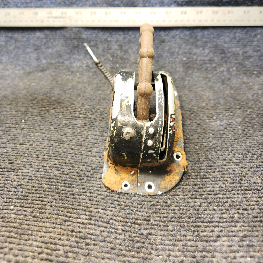 Used aircraft parts for sale, 0510127 Cessna C175 Elevator Tab Control Wheel W/Cover and Indicator