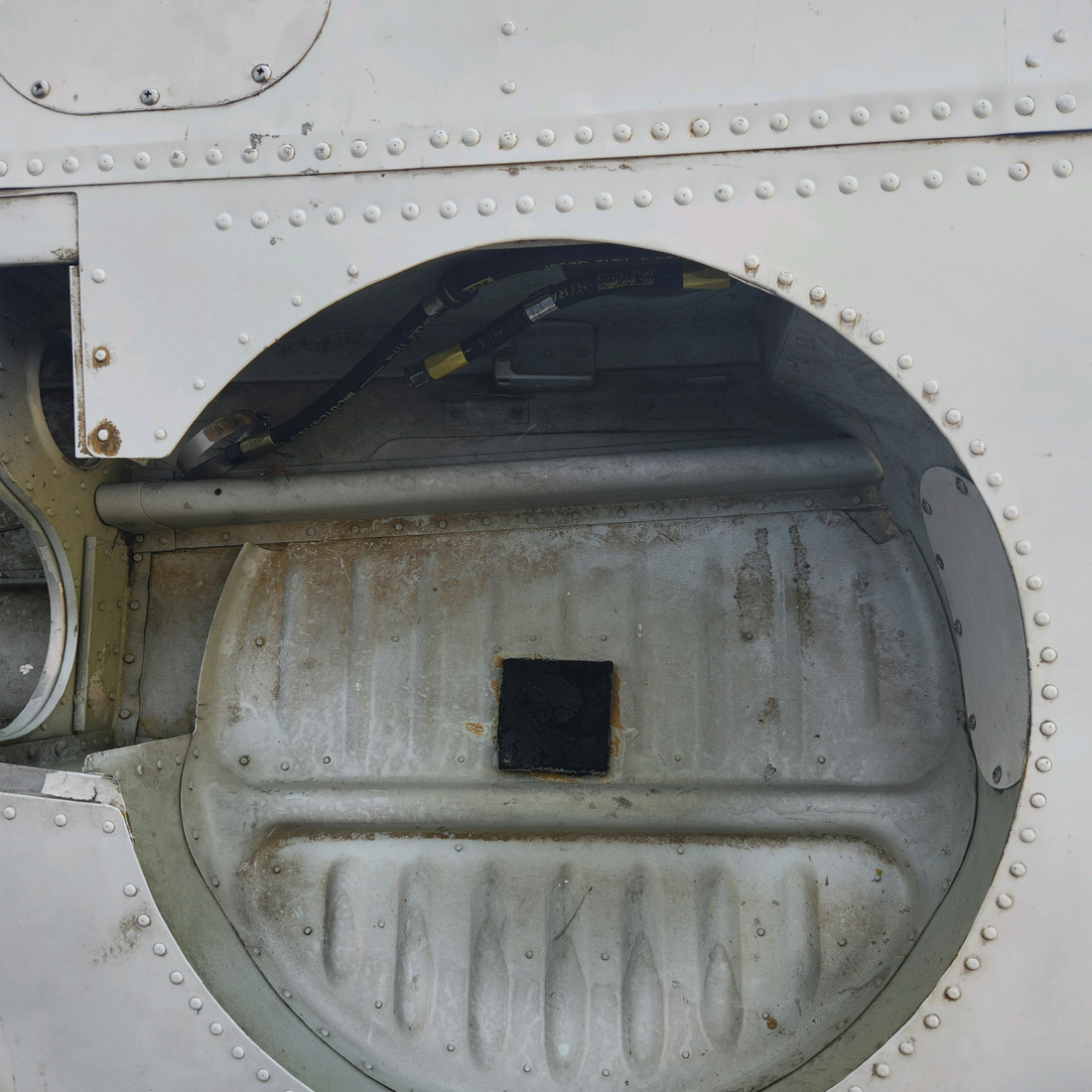 Used aircraft parts for sale, 38121-009 Piper PA32RT-300 WING STRUCTURE ASSY RH "SEE PHOTOS FOR DETAILS"