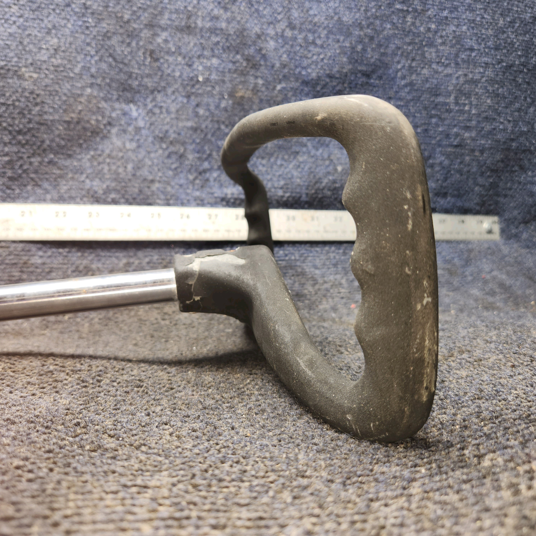 Used aircraft parts for sale, 0513332-201, 0413213-10 Cessna 172F Control Wheel  (L: 15," D: 0.63")