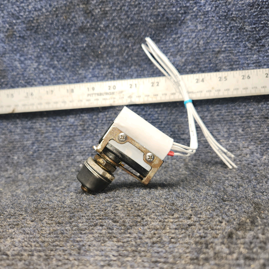 Used aircraft parts for sale, DT-2R-A7 PIPER PA-24-250 Landing Gear Micro Limit Switch