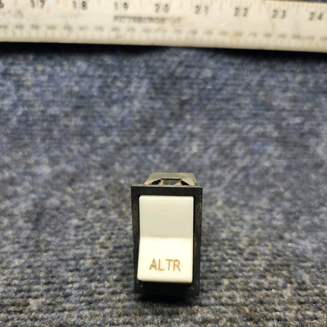 Used aircraft parts for sale, 688-296 PIPER PA28-161 Warrior III ALTR ROCKER SWITCH
