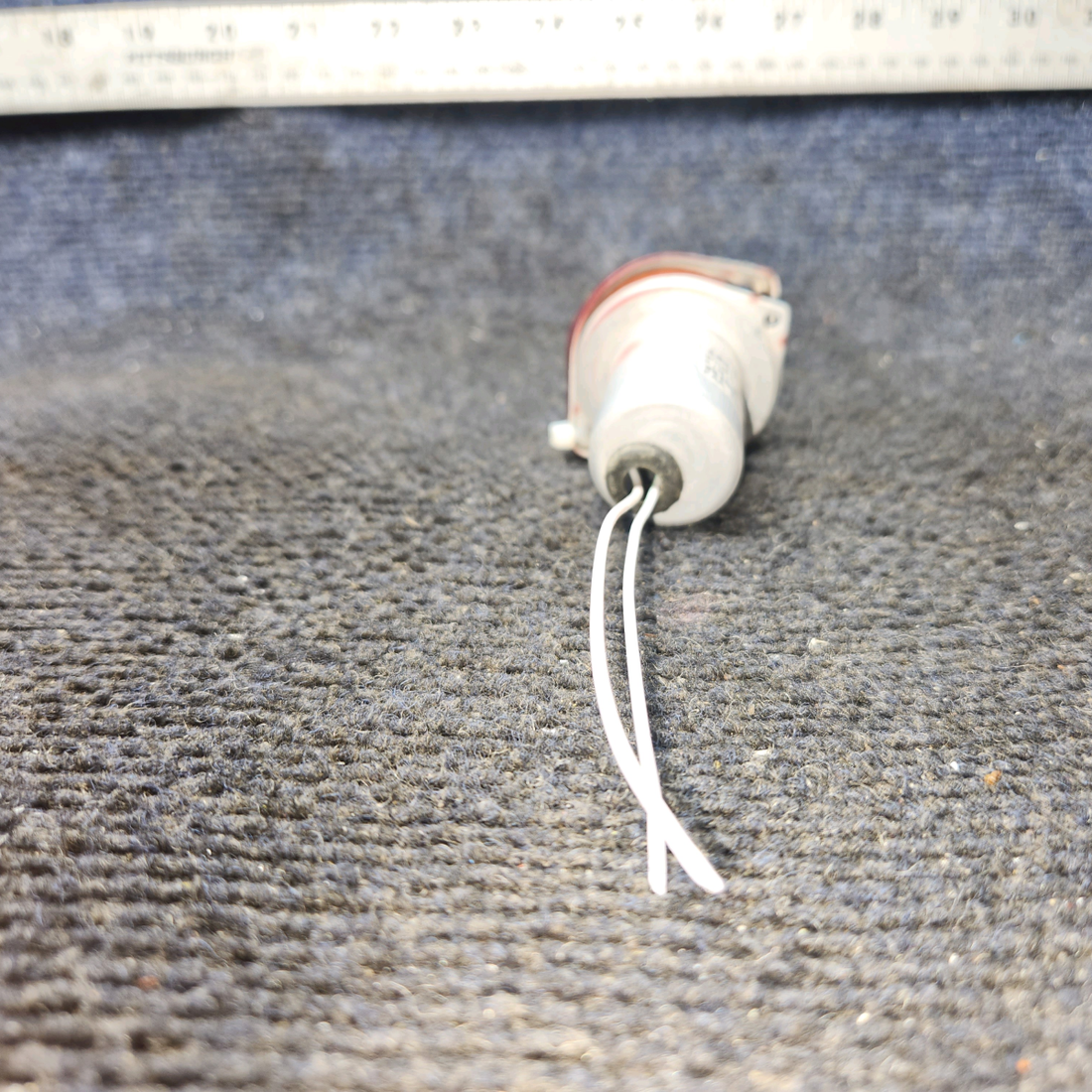 Used aircraft parts for sale, 01-0770034-02 WHELEN R44 Tail Light Assembly