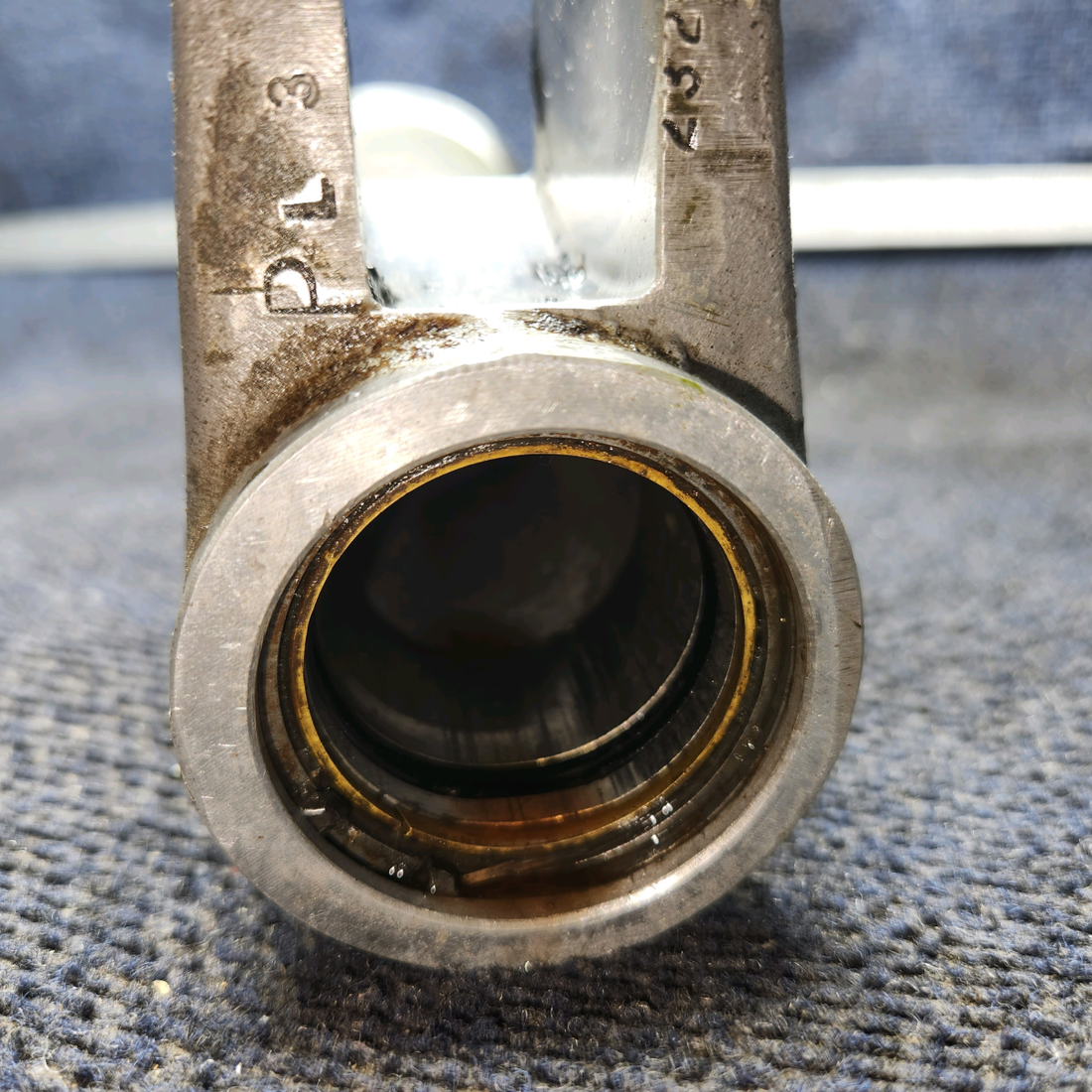 Used aircraft parts for sale, 65319-004 Piper PA-28-140 Main Gear Cylinder