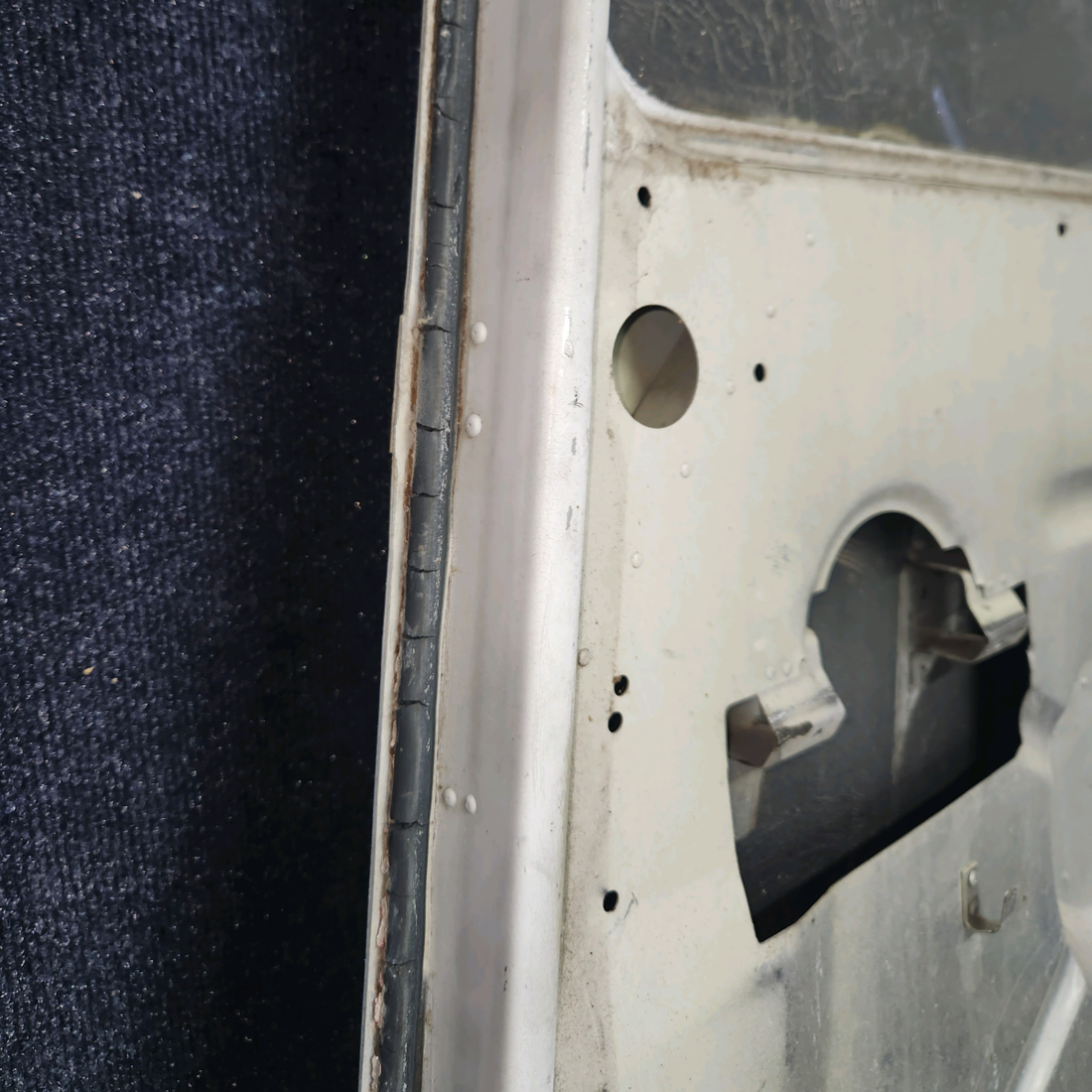 Used aircraft parts for sale, 0511460-2 Cessna 172F Cabin Door Structure - RH