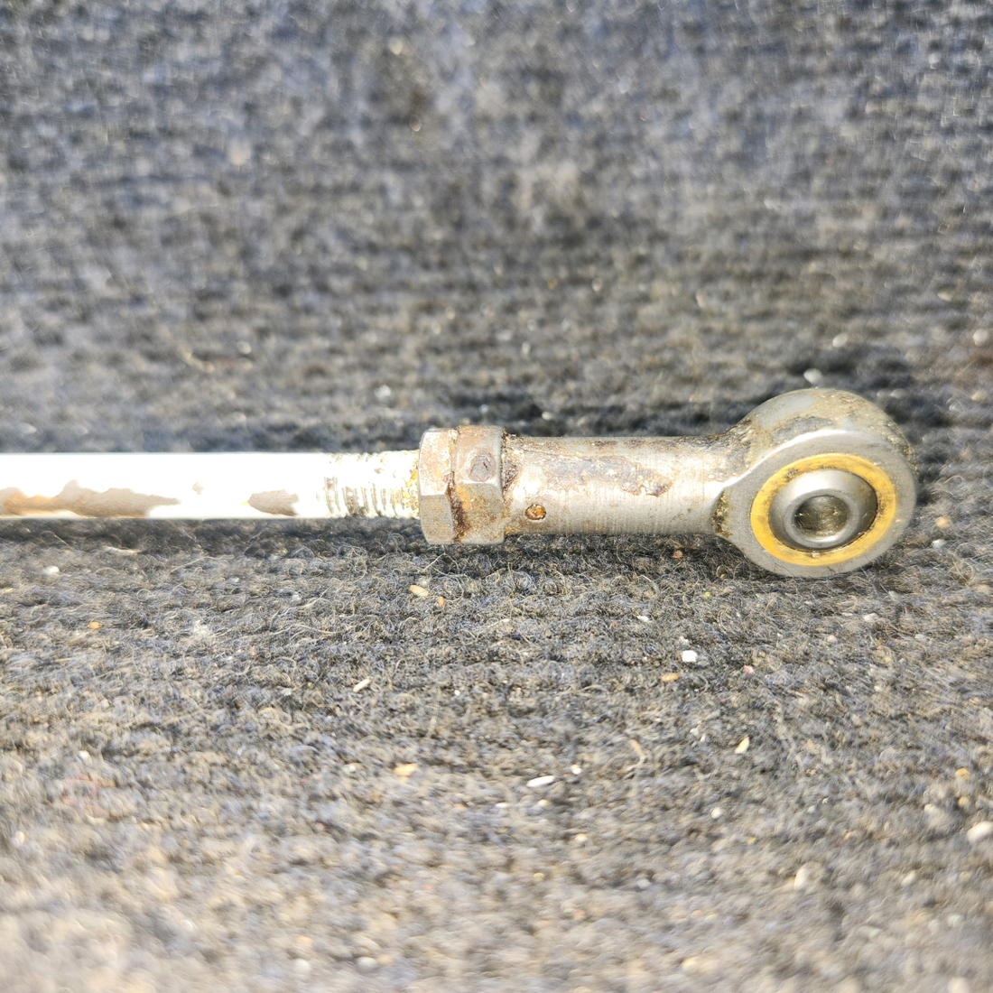 Used aircraft parts for sale, 0523218-2 cessna 150G Aileron Push-Pull Rod Assembly