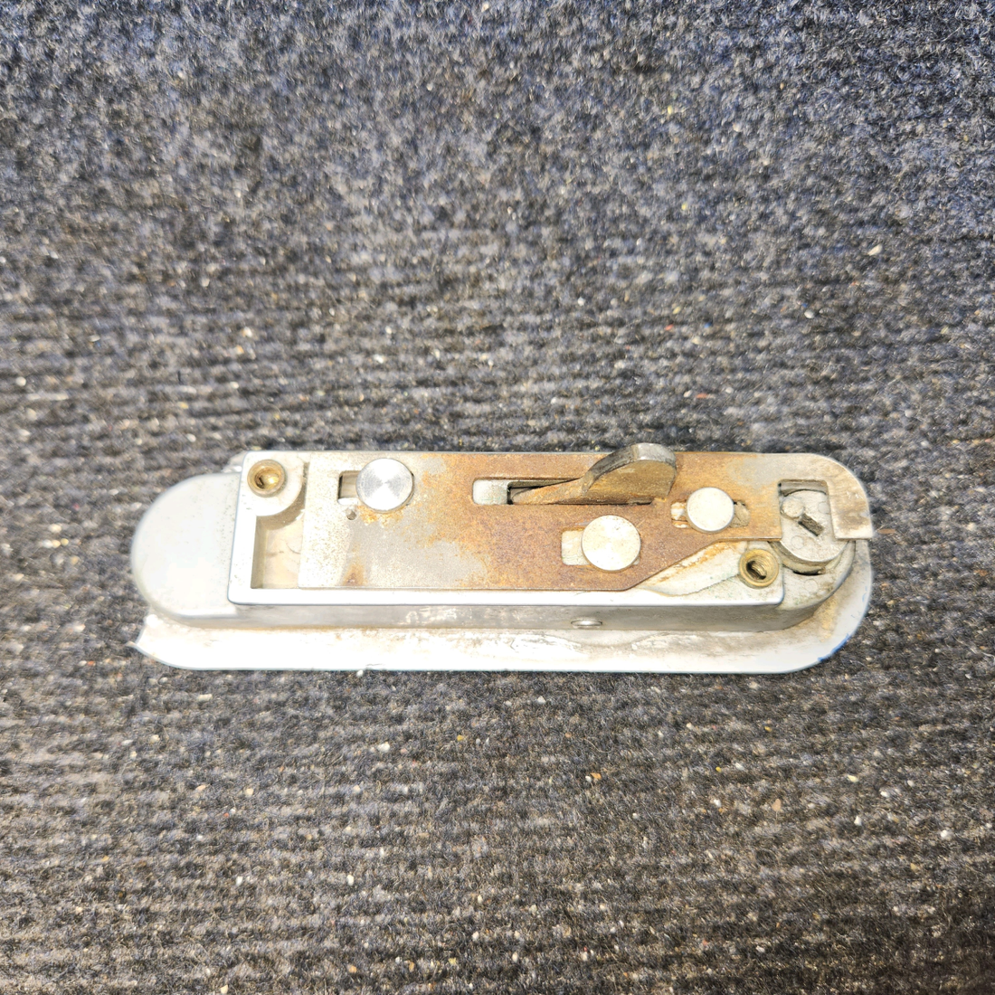 Used aircraft parts for sale, H2532-6 Beechcraft C23 SUNDOWNER Cabin Door Latch Assembly w/Key - RH