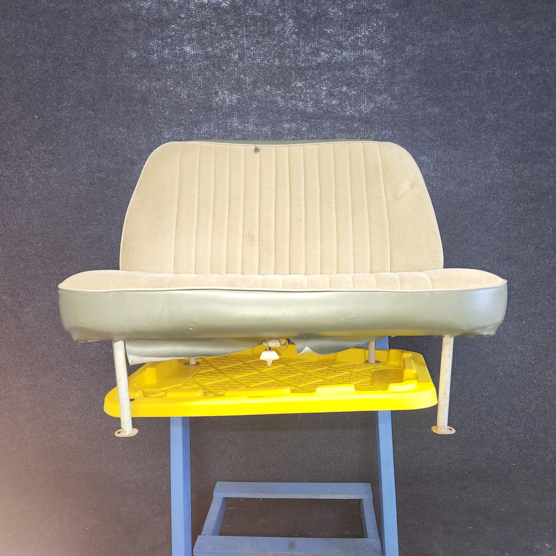 Used aircraft parts for sale, 0514010-19 CESSNA 172K REAR SEAT ASSEMBLY (SINGLE BACK)