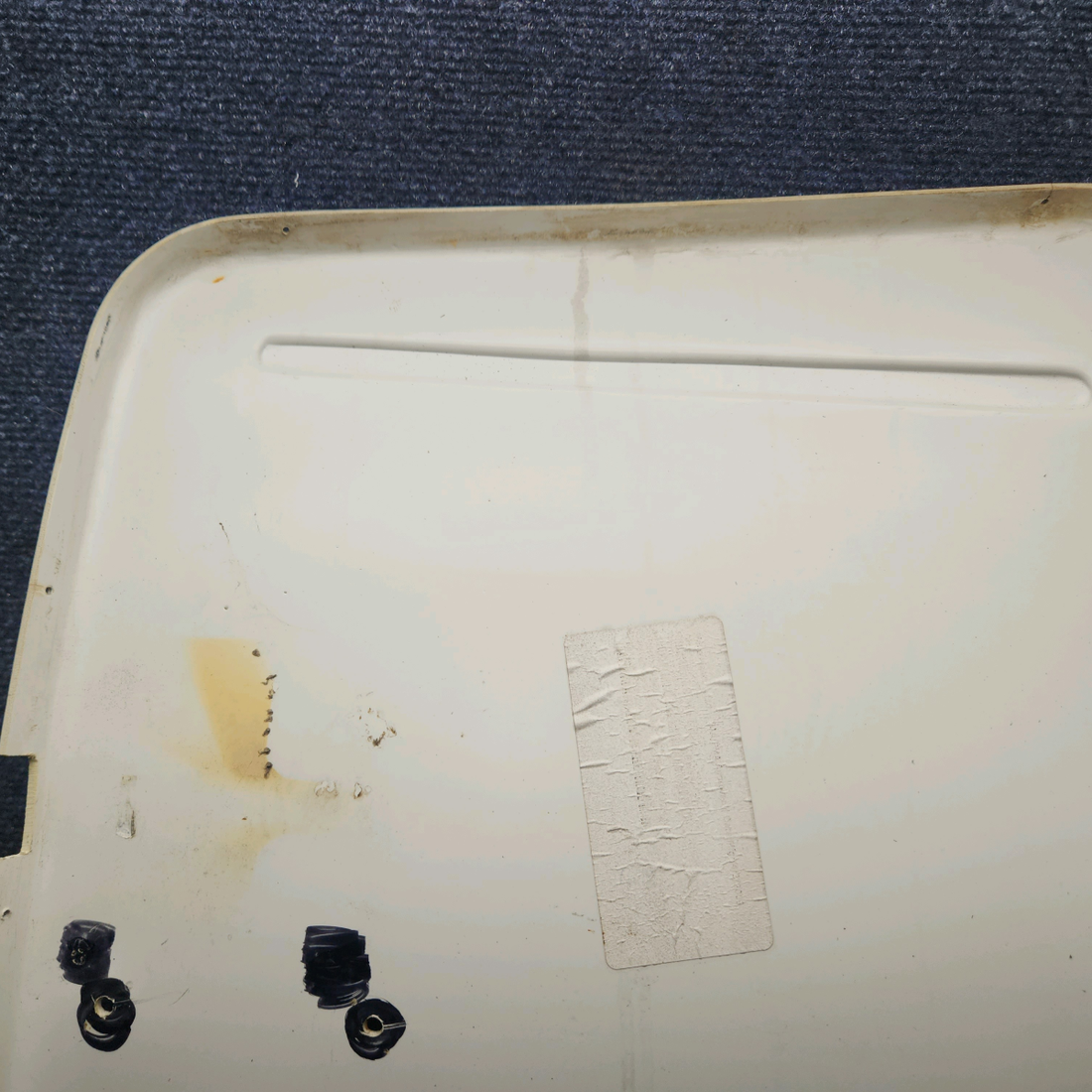 Used aircraft parts for sale, 0715079-18 cessna 172N Baggage Door Cover