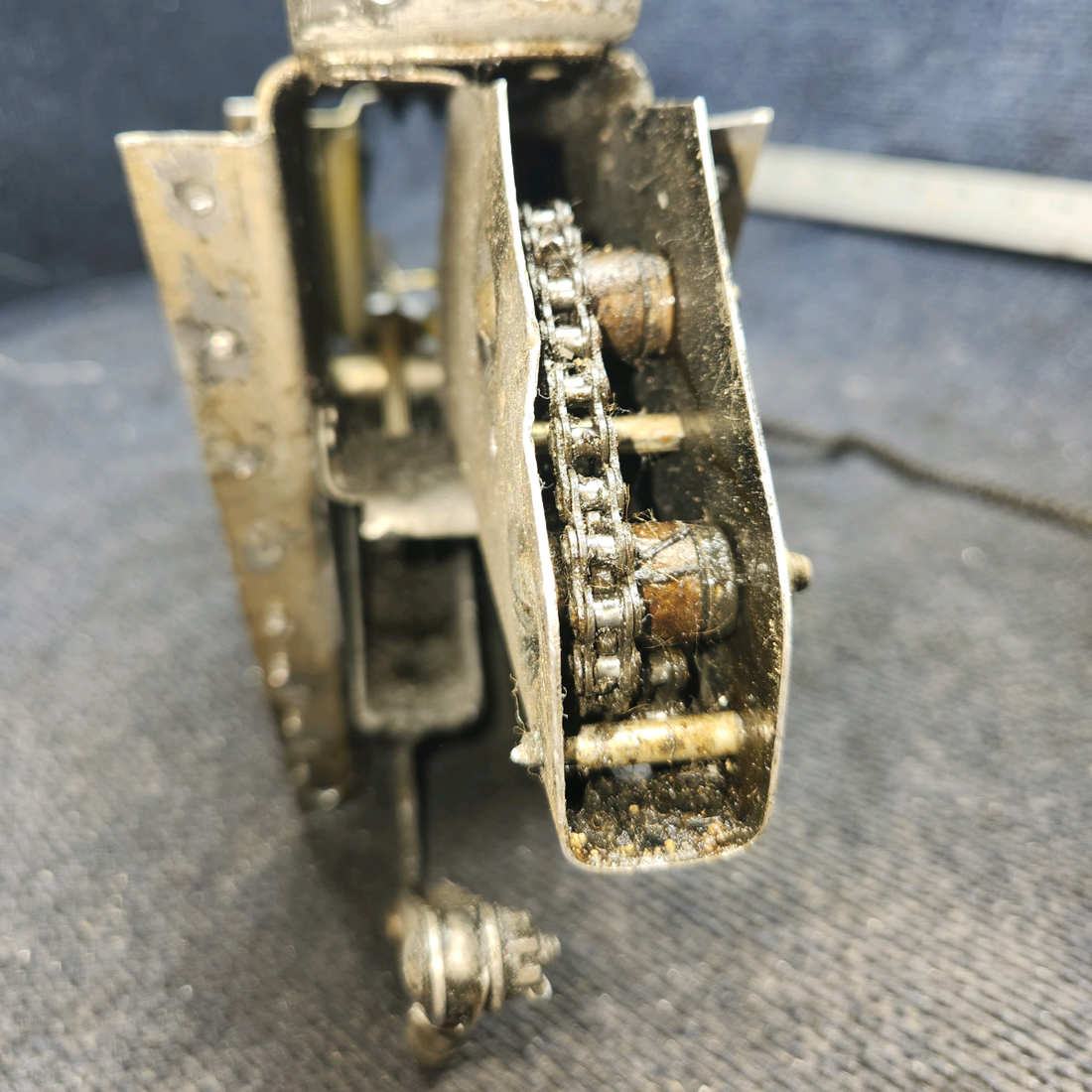 Used aircraft parts for sale, 169-524000-603 Beechcraft C23 SUNDOWNER Flap Control Assembly with Handle