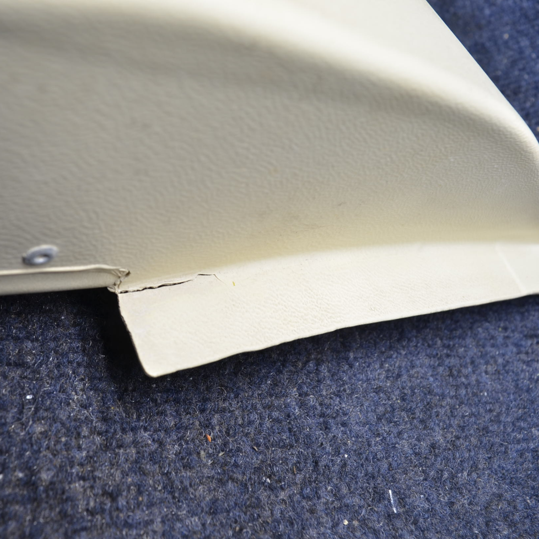 Used aircraft parts for sale, 69885-12 PIPER PA28RT-201 FLAPPER VALVE ASSY WITH DUCT