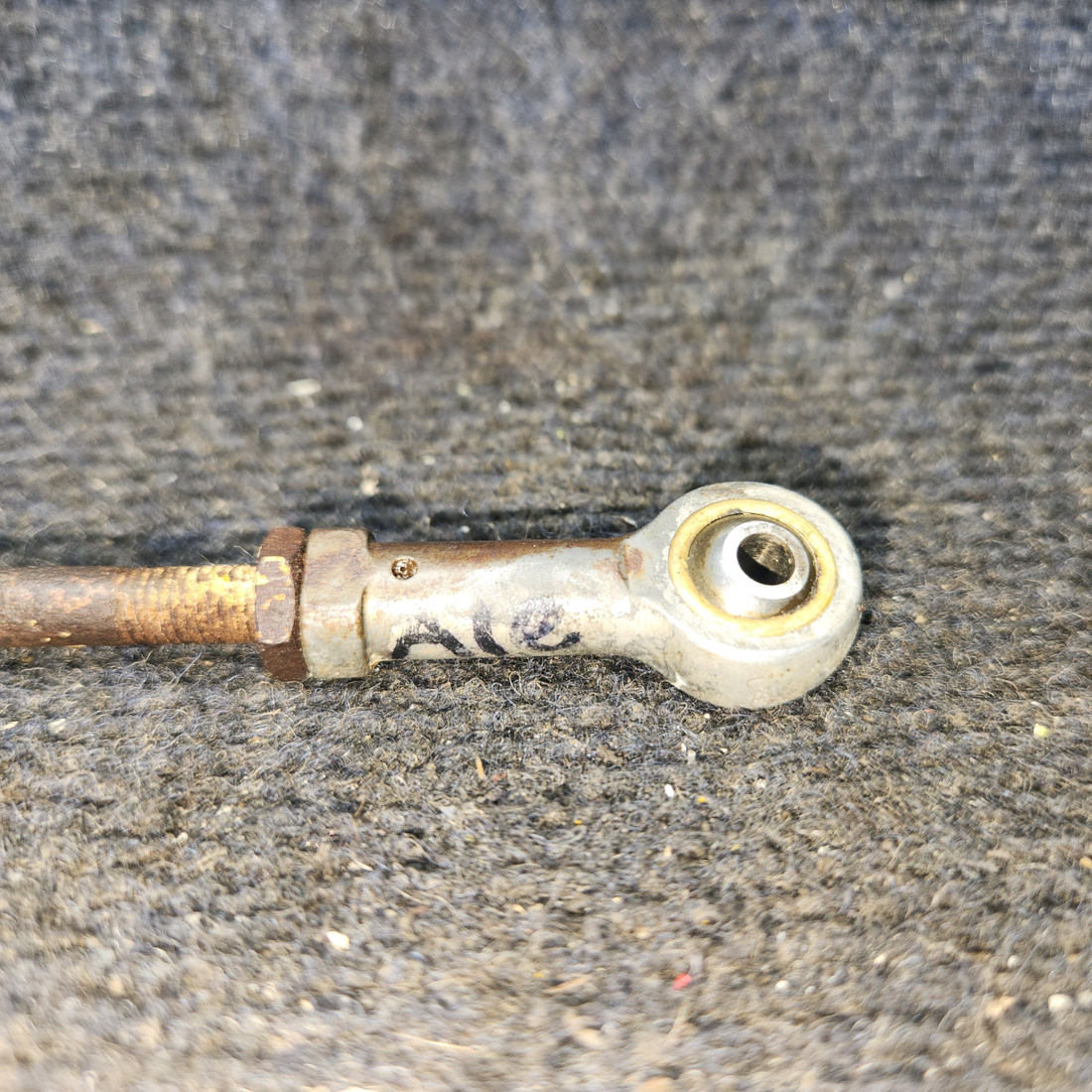 Used aircraft parts for sale, 0523218-2 Cessna 172F Aileron Push Pull Rod Assembly