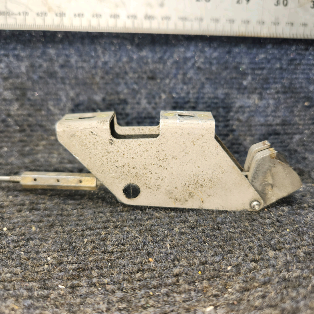 Used aircraft parts for sale, 169-420036-93 Beechcraft C23 SUNDOWNER Cabin door Latch Hook - LH